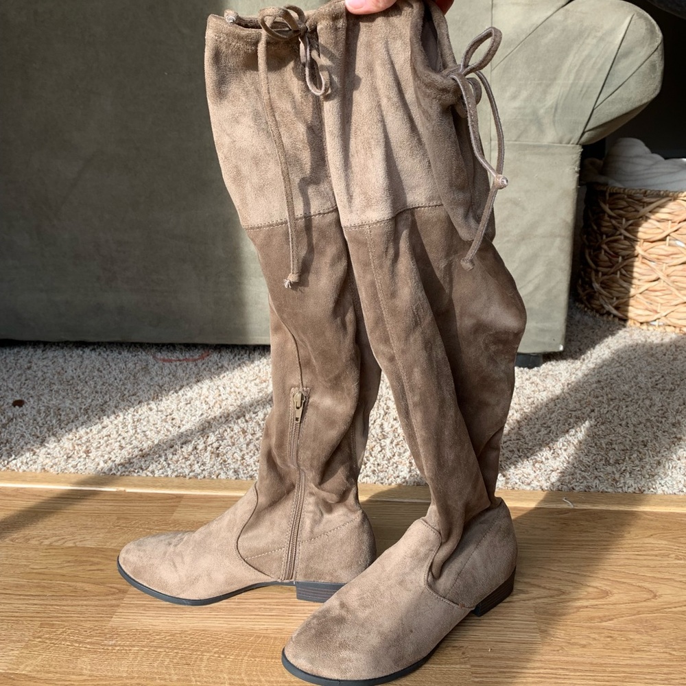 KNEE HIGH BOOTS